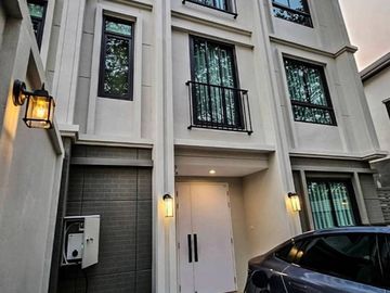 English colonate style & luxury European architecture, garden villa ,3-storey house , back side is Mae Kha canal