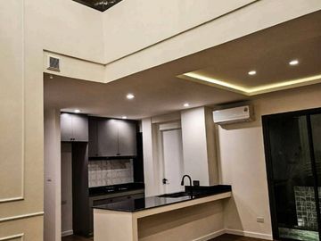 English colonate style & luxury European architecture, garden villa ,3-storey house , back side is Mae Kha canal