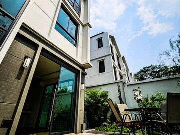 English colonate style & luxury European architecture, garden villa ,3-storey house , back side is Mae Kha canal