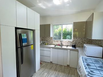 Dos Mangas, casa de estreno en amplio terreno de 1000 m2 (10763,9 sq ft) y 90m2 (968.75 sq ft) de construcción.