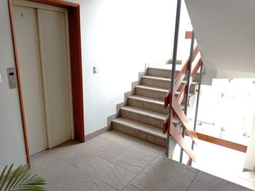 Lindo Departamento en zona muy tranquila y céntrica cerca a Benavides