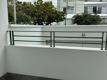 LINDO DEPARTAMENTO DE ESTRENO FRENTE A PARQUE ZONA DASSO SAN ISIDRO