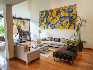 VENDO SUPER CASA DE LUJO EN ZONA MAS EXCLUSIVA DE SAN ISIDRO