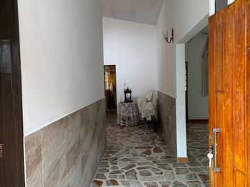 Amplia casa en venta en Villa Carmel