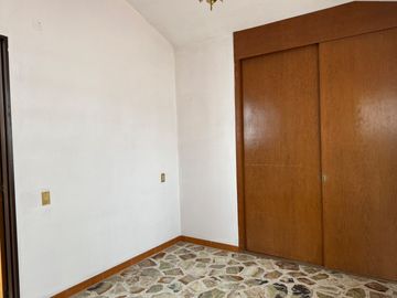 Amplia casa en venta en Villa Carmel