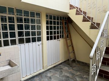 Amplia casa en venta en Villa Carmel