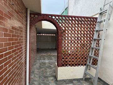 Amplia casa en venta en Villa Carmel