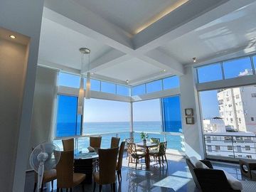 Salinas, espectacular penthouse de 4 dormitorios y vista al mar