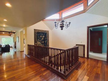 Hermosa casa en Cerrada de la Loma, La Herradura