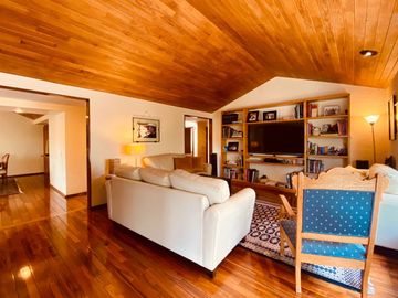 Hermosa casa en Cerrada de la Loma, La Herradura