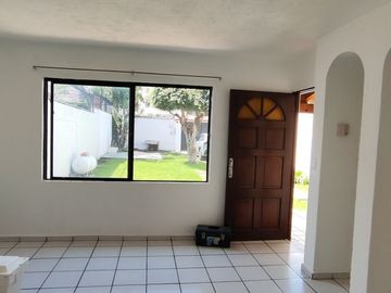 Se vende casa sola de 4 recámaras al norte de Cuernavaca, Morelos. Muy cerca de la UNILA y la autopista