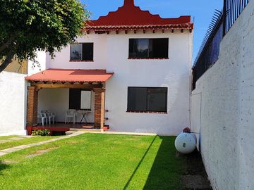 Se vende casa sola de 4 recámaras al norte de Cuernavaca, Morelos. Muy cerca de la UNILA y la autopista