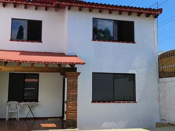Se vende casa sola de 4 recámaras al norte de Cuernavaca, Morelos. Muy cerca de la UNILA y la autopista