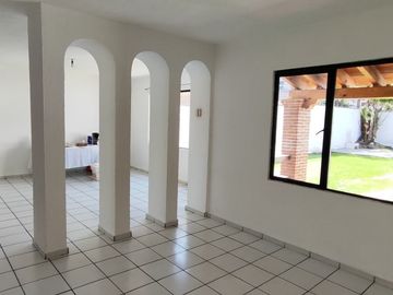 Se vende casa sola de 4 recámaras al norte de Cuernavaca, Morelos. Muy cerca de la UNILA y la autopista