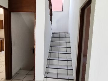 Se vende casa sola de 4 recámaras al norte de Cuernavaca, Morelos. Muy cerca de la UNILA y la autopista