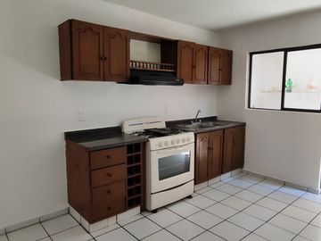 Se vende casa sola de 4 recámaras al norte de Cuernavaca, Morelos. Muy cerca de la UNILA y la autopista