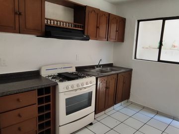 Se vende casa sola de 4 recámaras al norte de Cuernavaca, Morelos. Muy cerca de la UNILA y la autopista