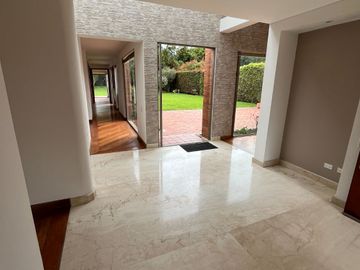 Espectacular casa para venta en Guaymaral
