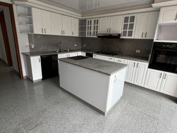 Espectacular casa para venta en Guaymaral
