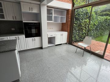 Espectacular casa para venta en Guaymaral