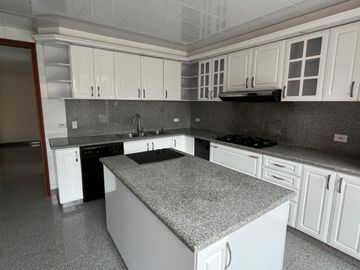 Espectacular casa para venta en Guaymaral