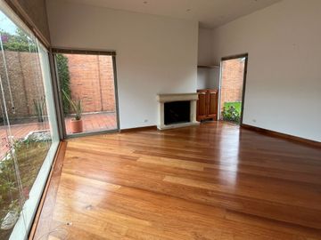 Espectacular casa para venta en Guaymaral
