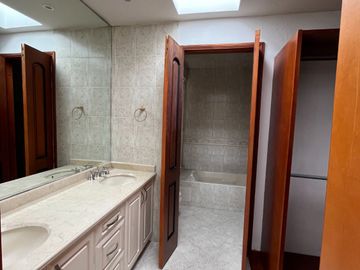Espectacular casa para venta en Guaymaral