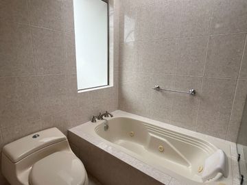 Espectacular casa para venta en Guaymaral