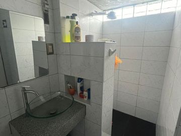 Vivienda de 3 pisos en Cercado de Lima
