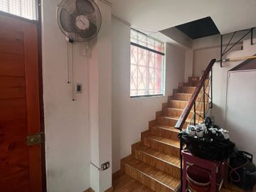 Vivienda de 3 pisos en Cercado de Lima