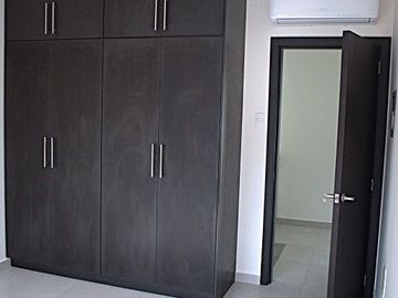 Casa en Venta en Urbanizacion Arboleia, Av. 25 de Junio Km 5 1/2, Machala, Ecuador