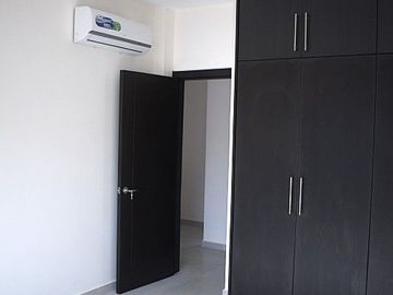 Casa en Venta en Urbanizacion Arboleia, Av. 25 de Junio Km 5 1/2, Machala, Ecuador