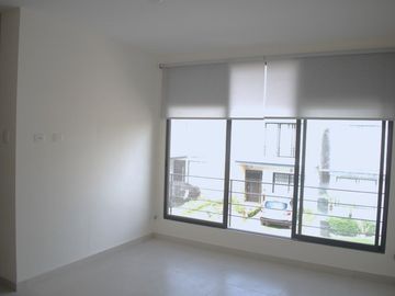 Casa en Venta en Urbanizacion Arboleia, Av. 25 de Junio Km 5 1/2, Machala, Ecuador