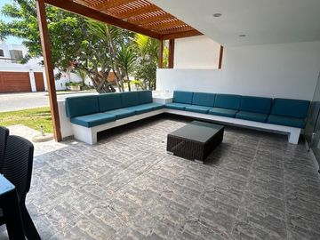 EXCELENTE CASA EN CONDOMINIO PLAYA BOCA LEON, KM. 79.5 AL LADO DEL CLUB REGATAS DE SAN ANTONIO