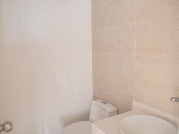 Venta Departamento De Estreno En Miraflores. 86M2