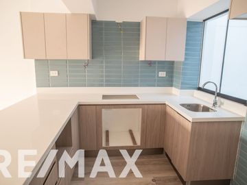 Venta Departamento De Estreno En Miraflores. 86M2