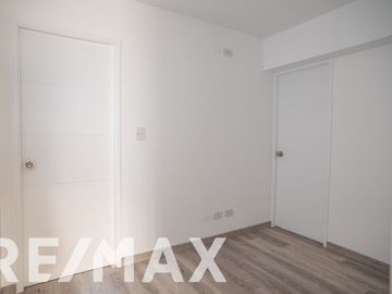 Venta Departamento De Estreno En Miraflores. 86M2