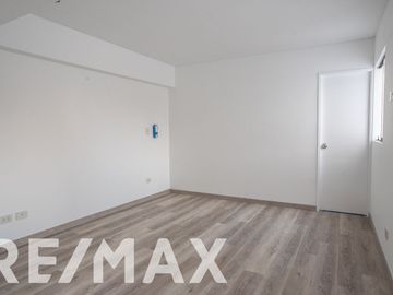 Venta Departamento De Estreno En Miraflores. 86M2
