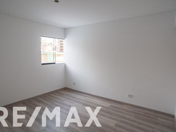 Venta Departamento De Estreno En Miraflores. 86M2