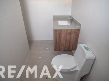 Venta Departamento De Estreno En Miraflores. 86M2