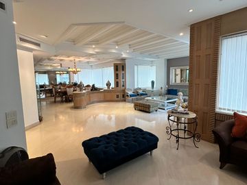 VENTA HERMOSO APARTAMENTO DE 350 METROS EN EL GOLF