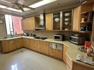 VENTA HERMOSO APARTAMENTO DE 350 METROS EN EL GOLF