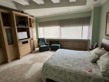 VENTA HERMOSO APARTAMENTO DE 350 METROS EN EL GOLF