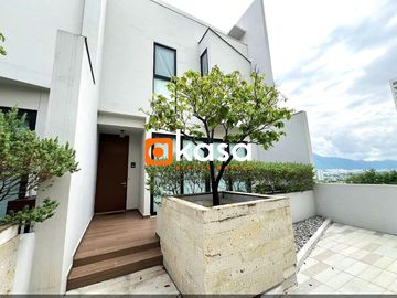 Casa en Venta en Torre Nación, Fundadores, Valle Oriente.