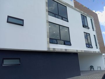 CASA TIPO LOFT DE DOS RECAMARAS CON ROOF GARDEN METEPEC DISEÑO CONTEMPORANEO
