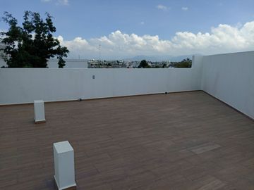 CASA TIPO LOFT DE DOS RECAMARAS CON ROOF GARDEN METEPEC DISEÑO CONTEMPORANEO