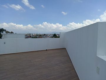 CASA TIPO LOFT DE DOS RECAMARAS CON ROOF GARDEN METEPEC DISEÑO CONTEMPORANEO
