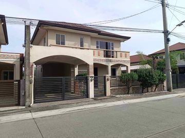 FOR SALE TWO STOREY HOUSE IN BACOLOR PAMPANGA