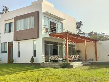 Se Vende Moderna Casa En La Residencial La Angostura