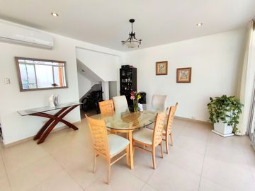 Se Vende Moderna Casa En La Residencial La Angostura
